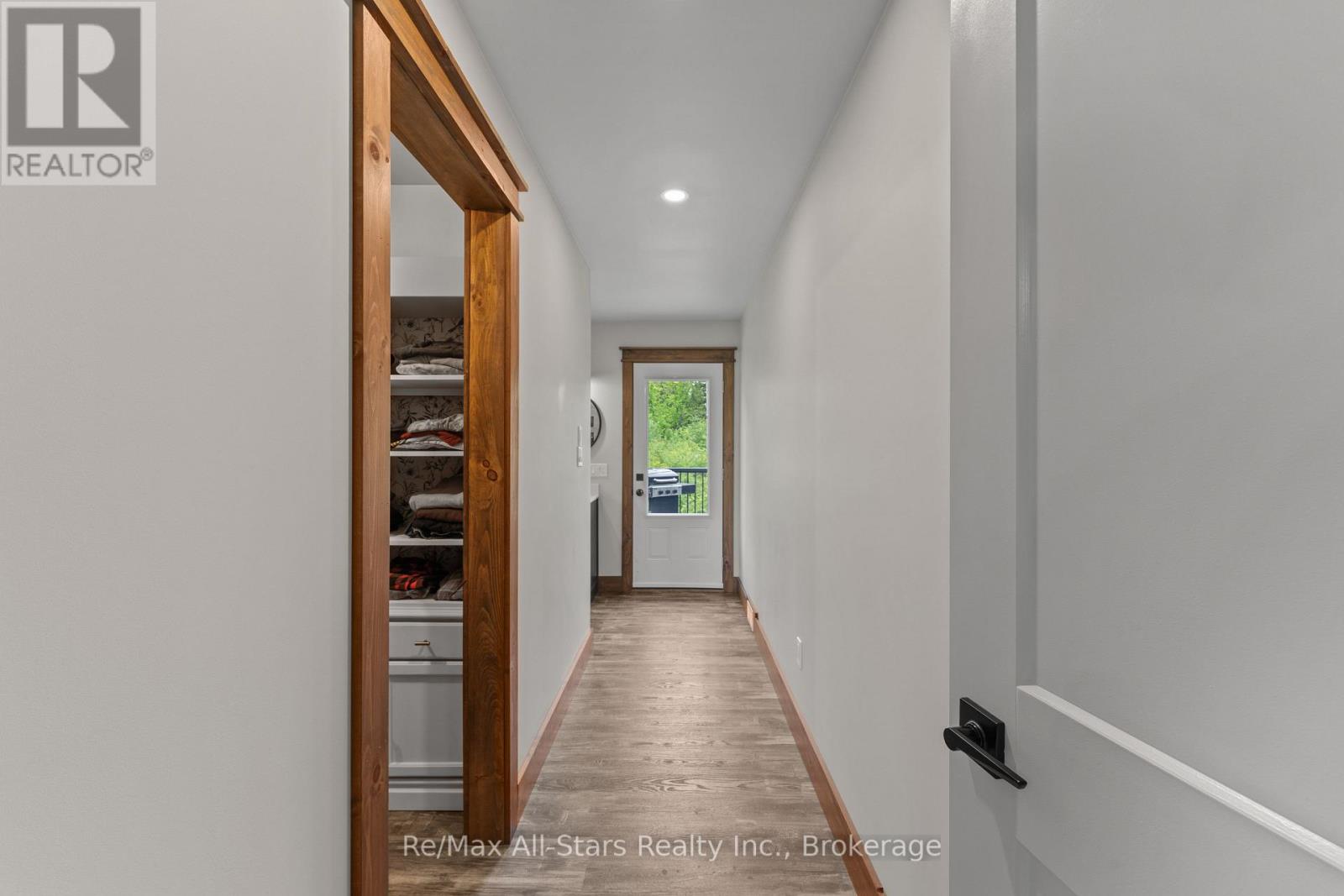 86 ELLWOOD CRESCENT - 21