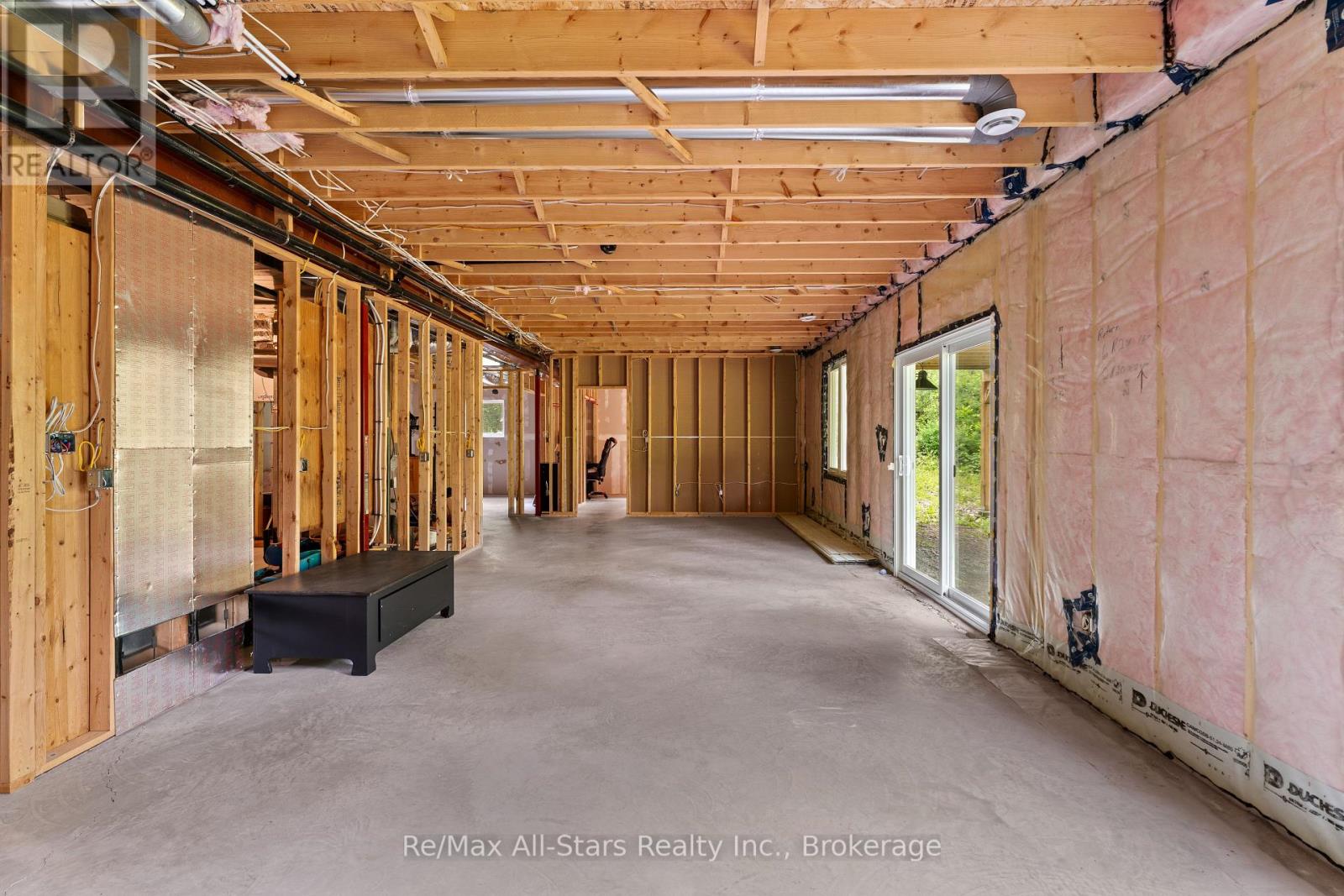 86 ELLWOOD CRESCENT - 28