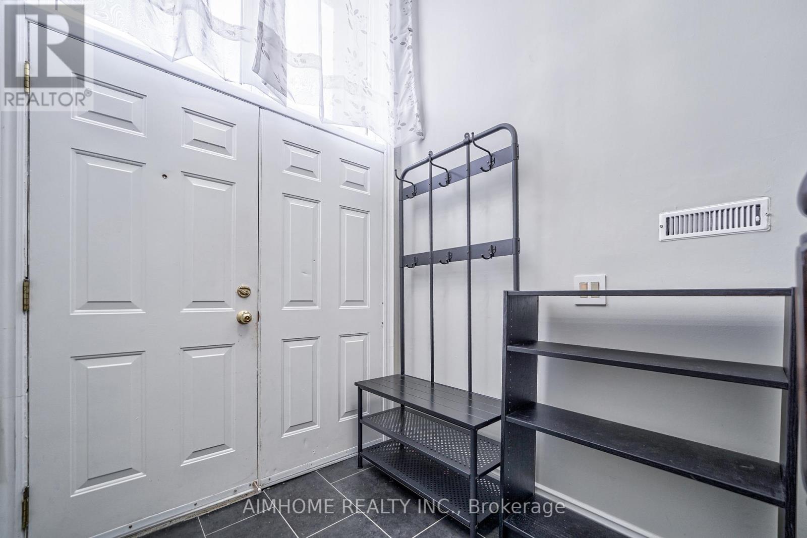 1692 JOHN STREET - 5