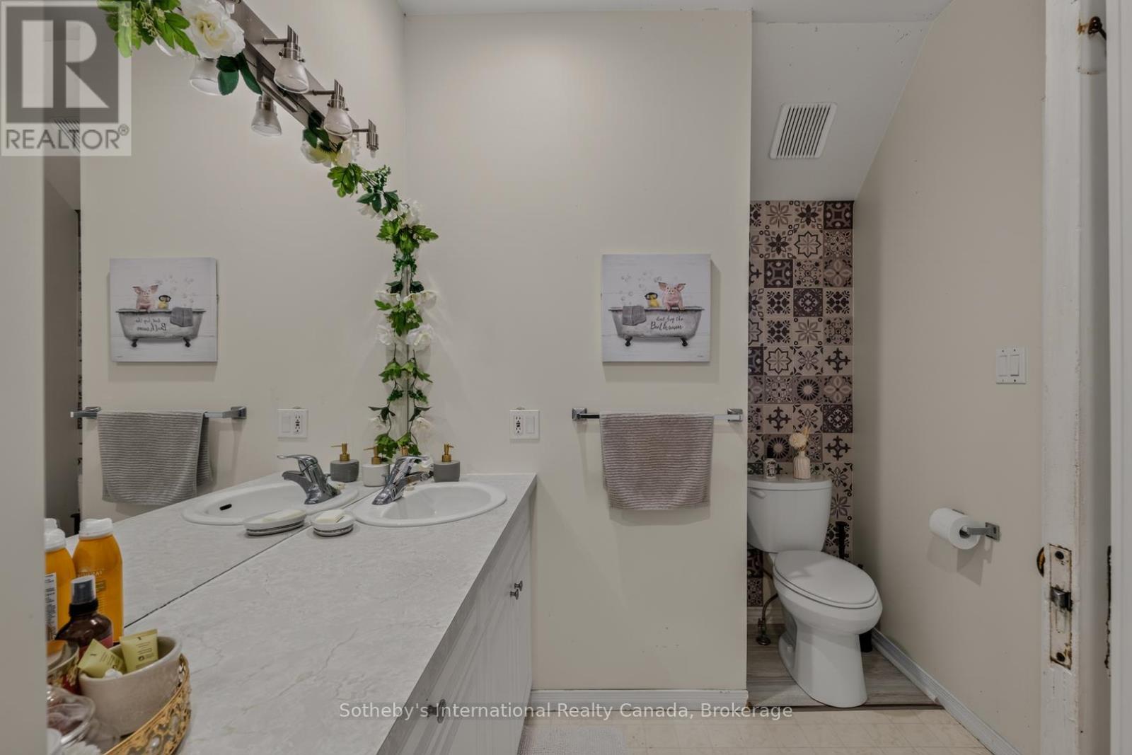 128 DOUGLAS STREET - 31