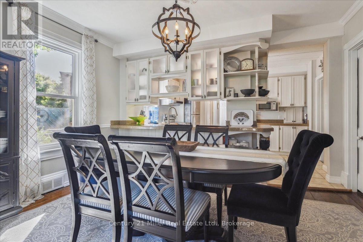 585 DUNDAS STREET E - 14