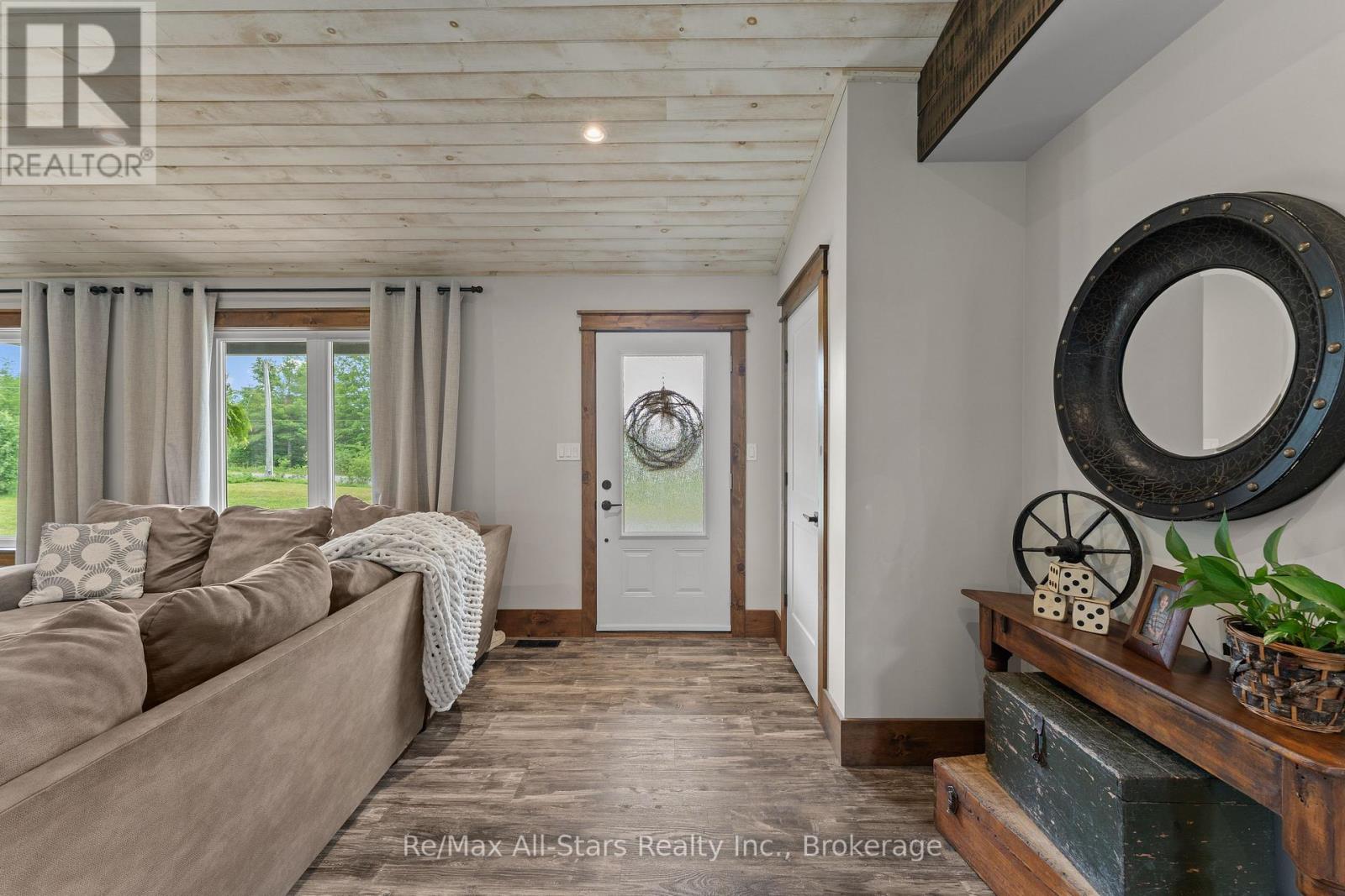 86 ELLWOOD CRESCENT - 6