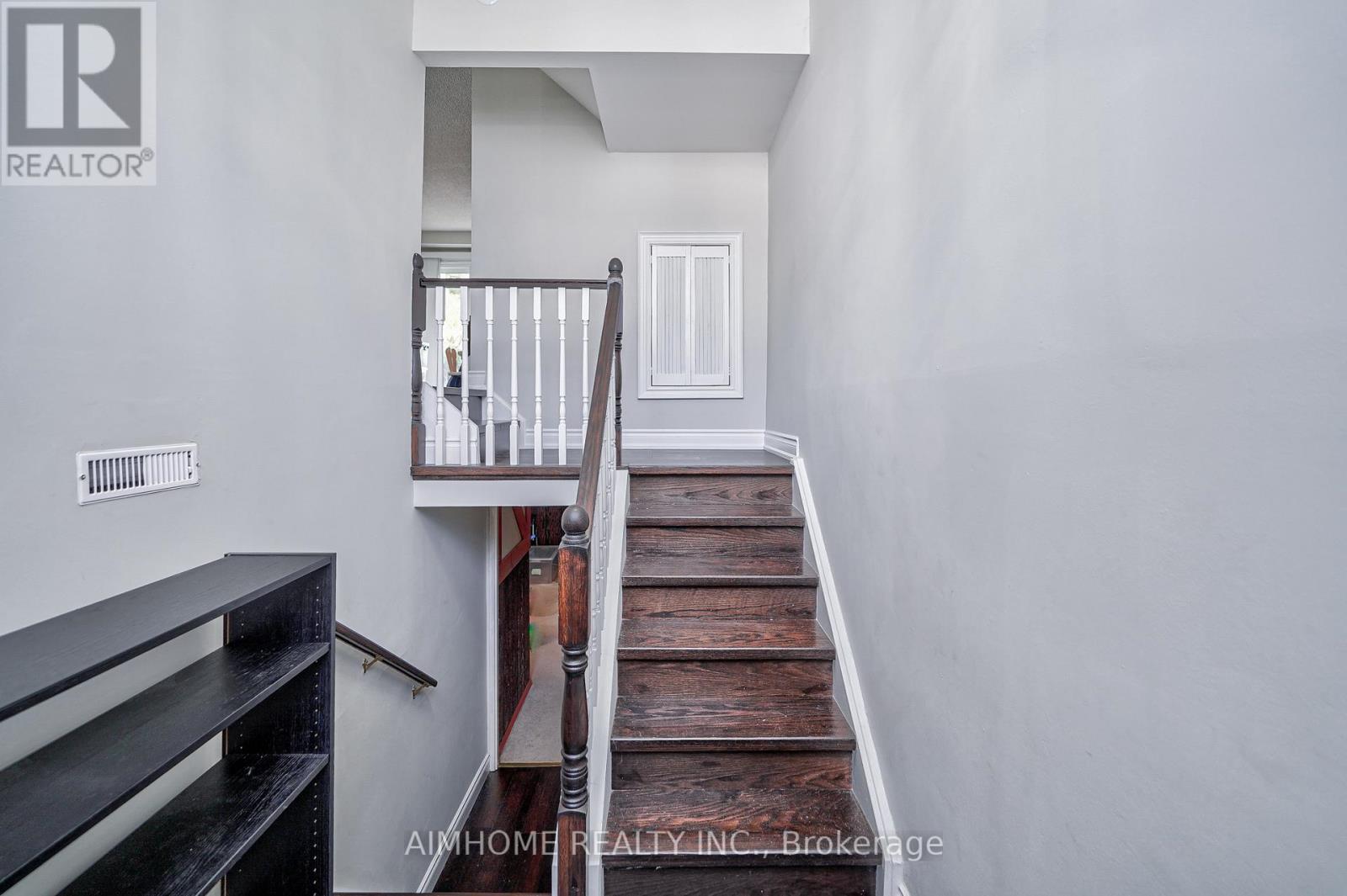1692 JOHN STREET - 6