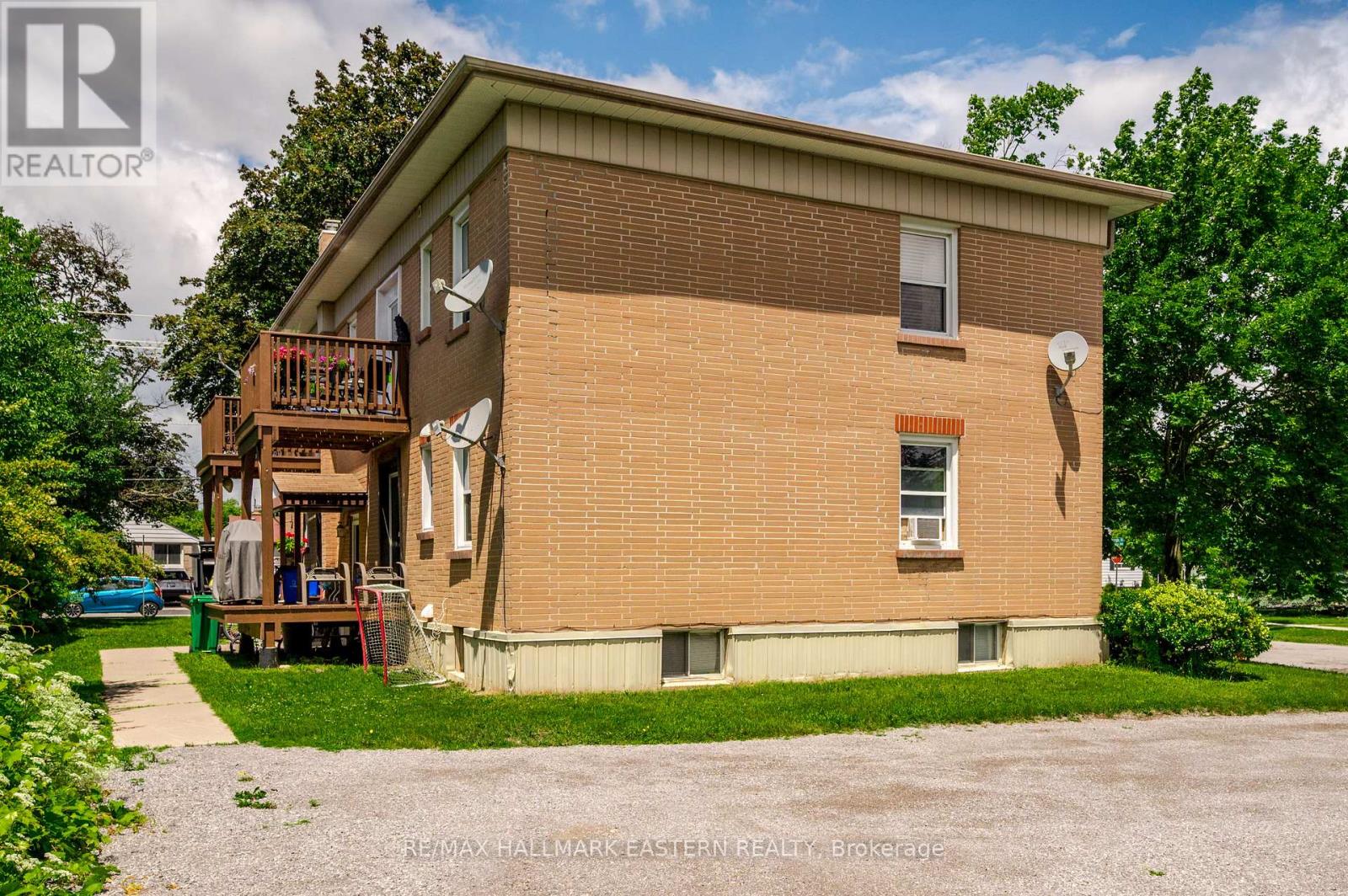 809 NICHOLLS STREET - 4