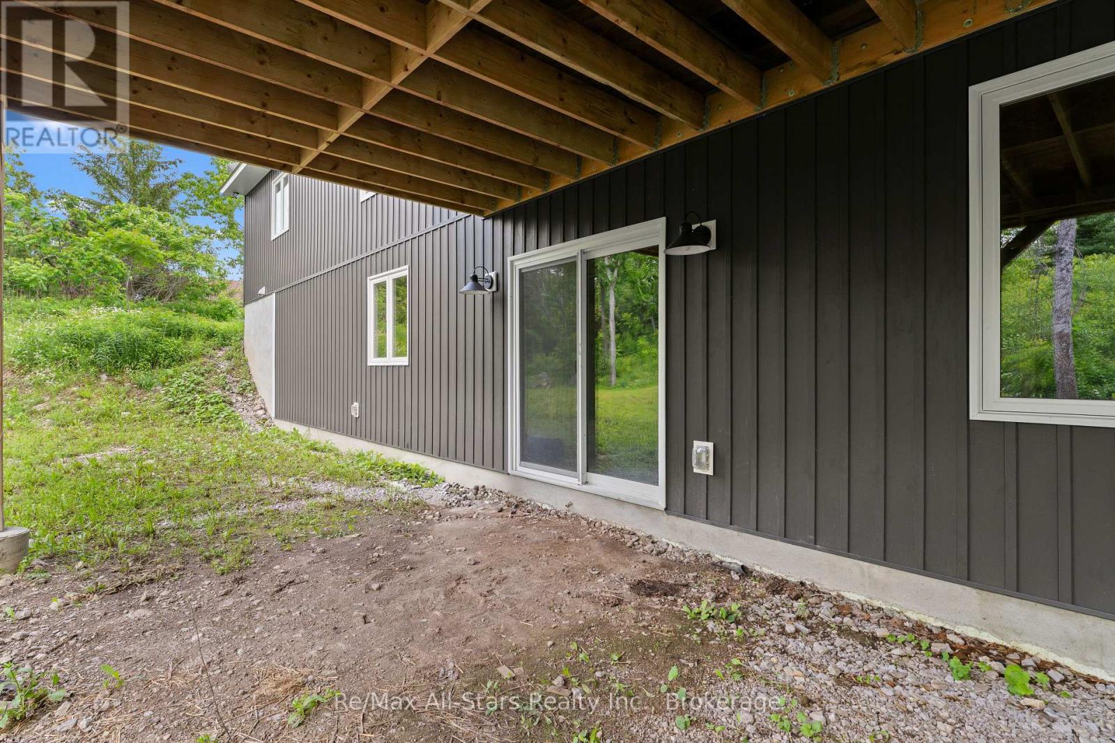 86 ELLWOOD CRESCENT - 36