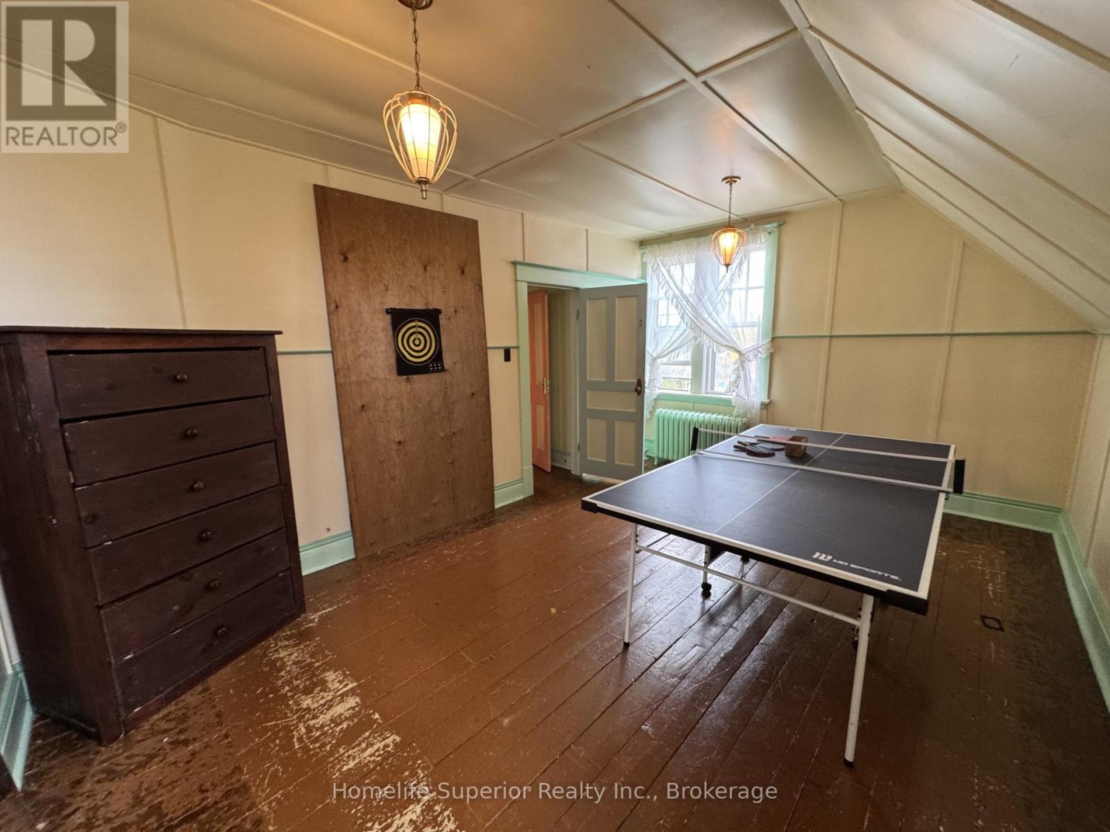 8 PRIVATE ROAD - 28