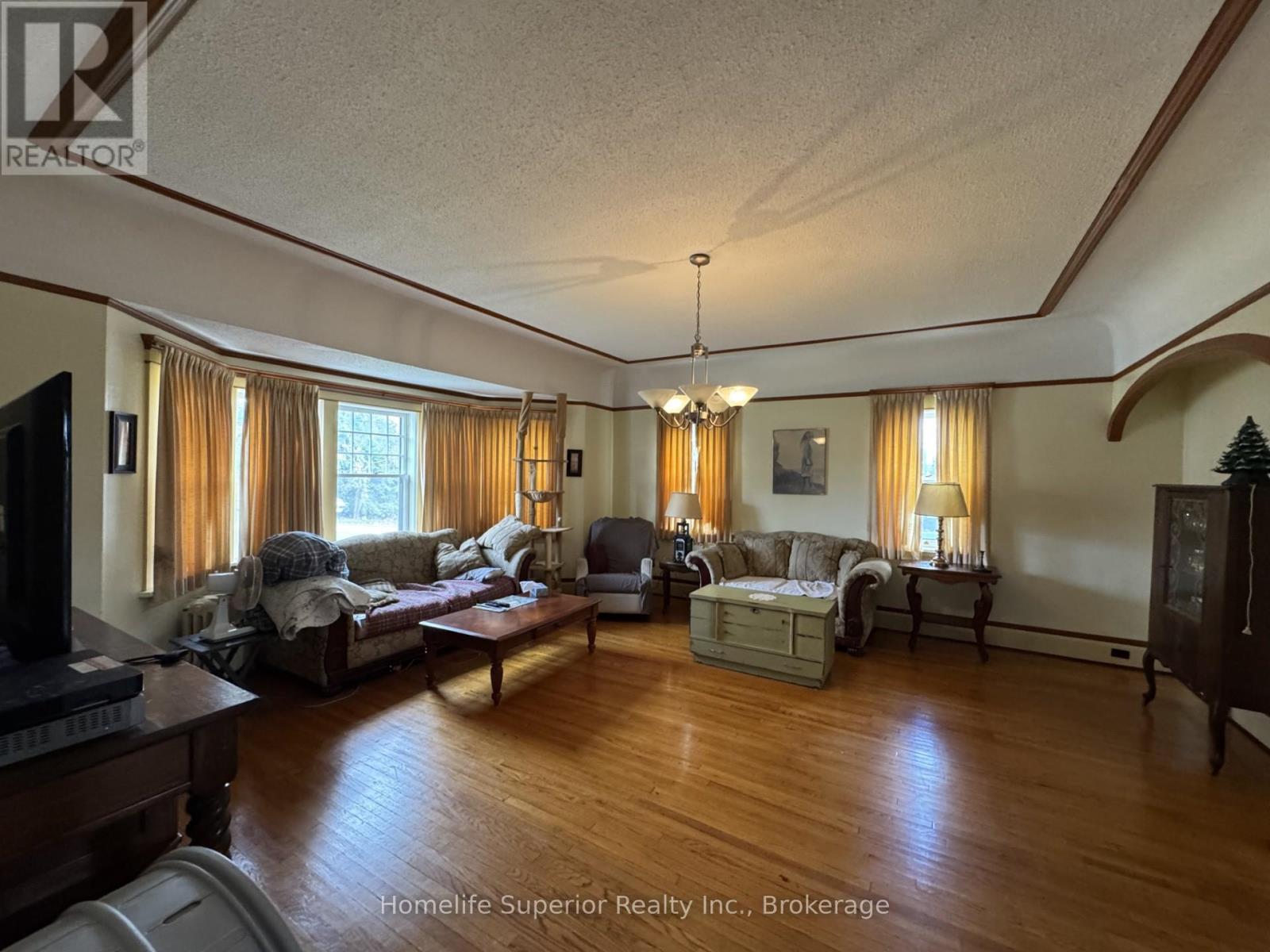 8 PRIVATE ROAD - 5
