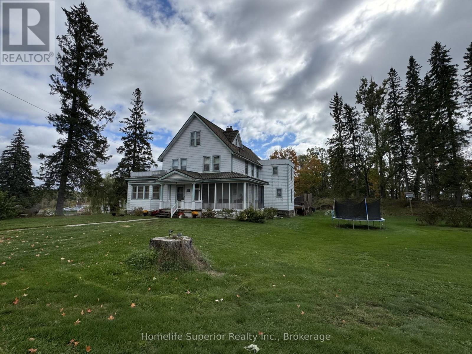 8 PRIVATE ROAD - 1
