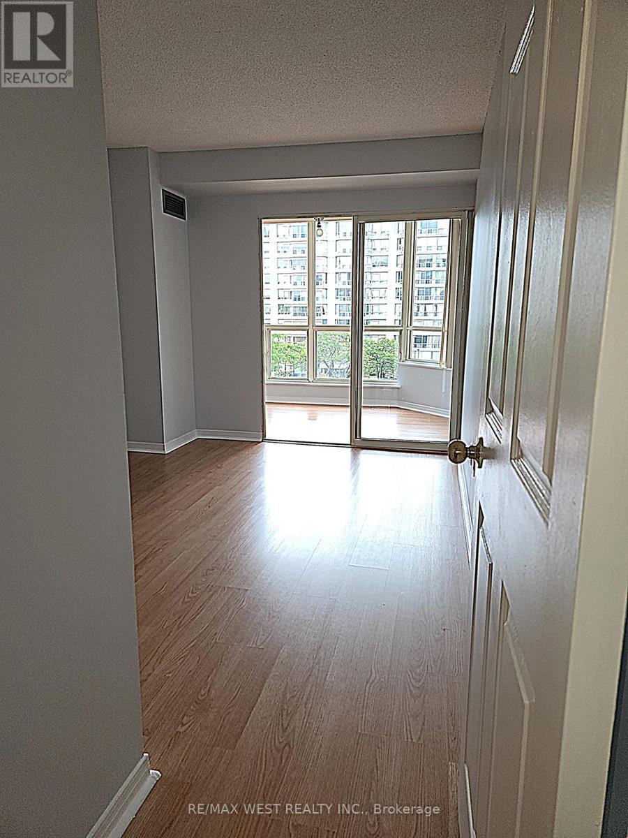 #513 309 MAJOR MACKENZIE DRIVE E - 15
