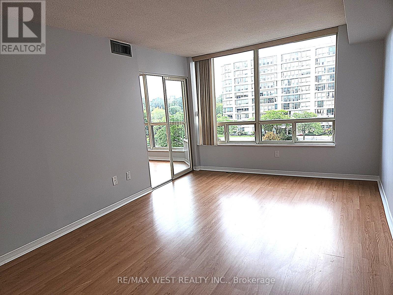 #513 309 MAJOR MACKENZIE DRIVE E - 31