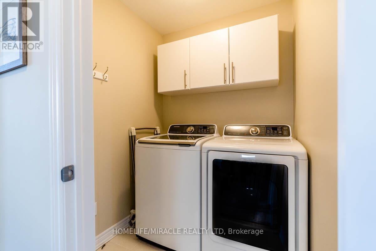 32 CARLETON TRAIL - 25