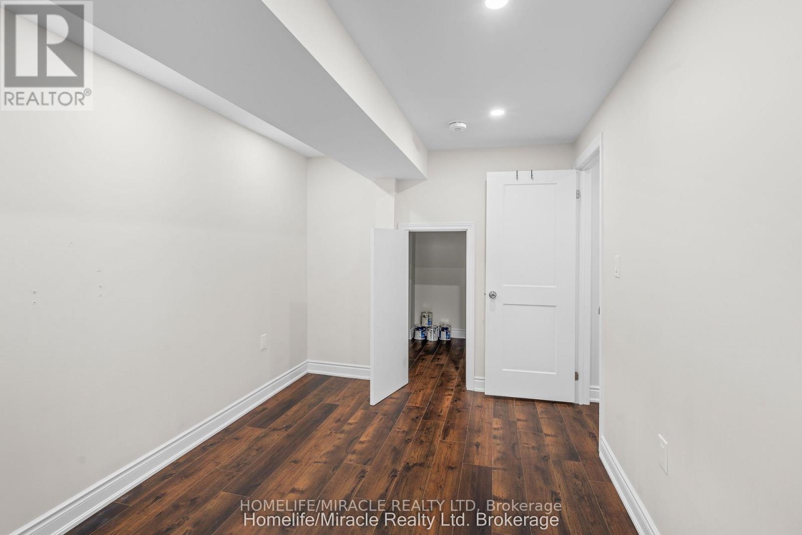 32 CARLETON TRAIL - 36