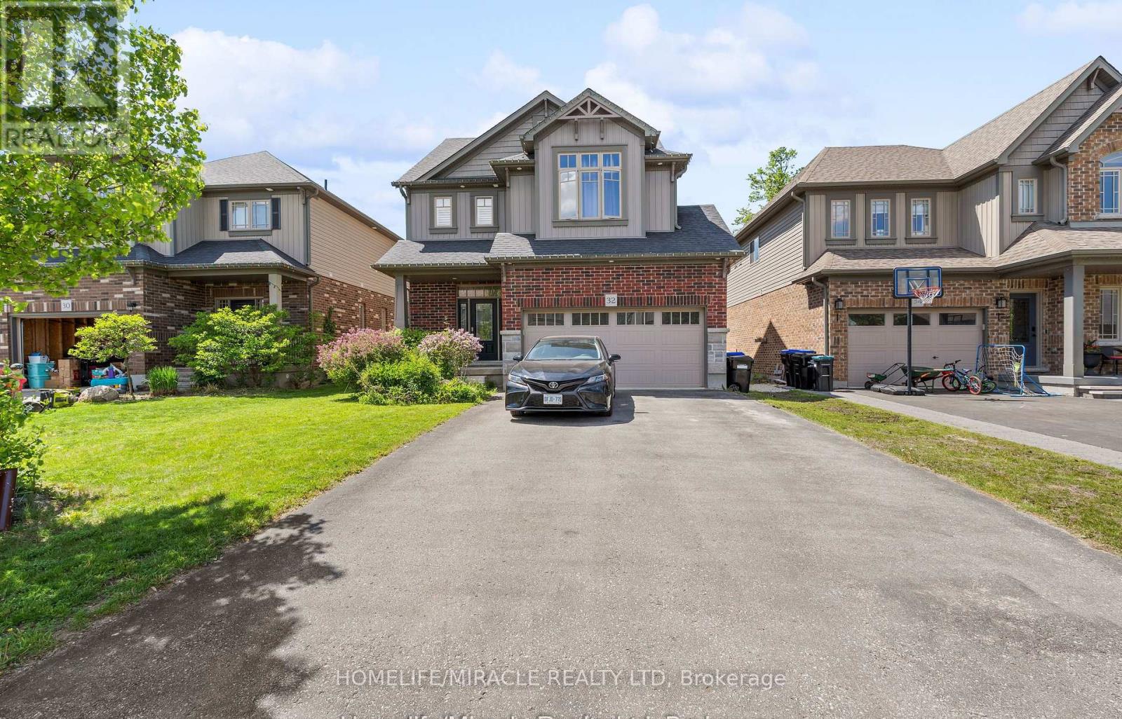 32 CARLETON TRAIL - 1