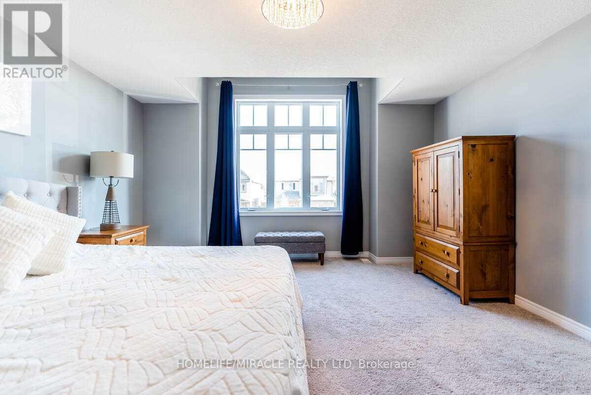 32 CARLETON TRAIL - 13