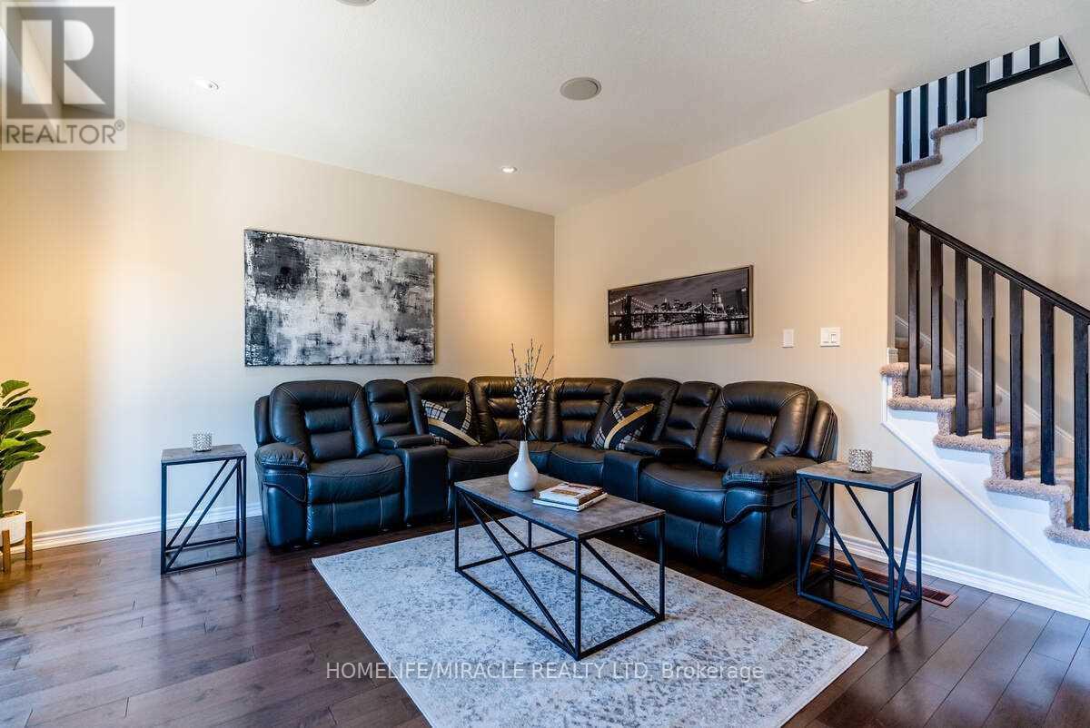 32 CARLETON TRAIL - 10