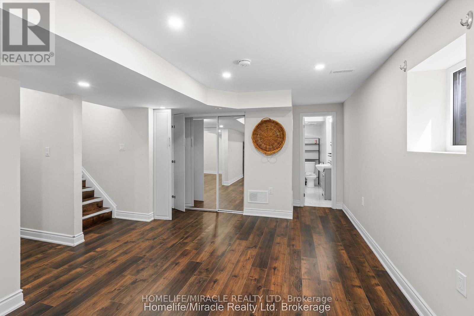 32 CARLETON TRAIL - 40
