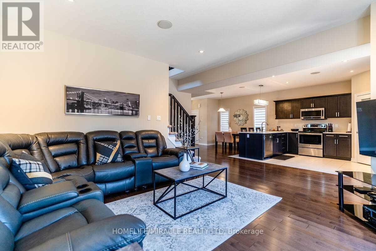 32 CARLETON TRAIL - 11