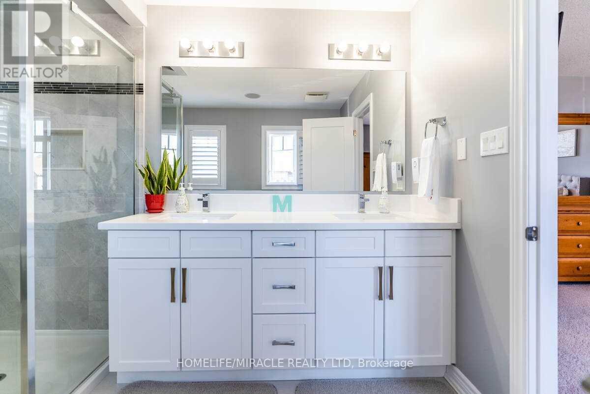 32 CARLETON TRAIL - 17