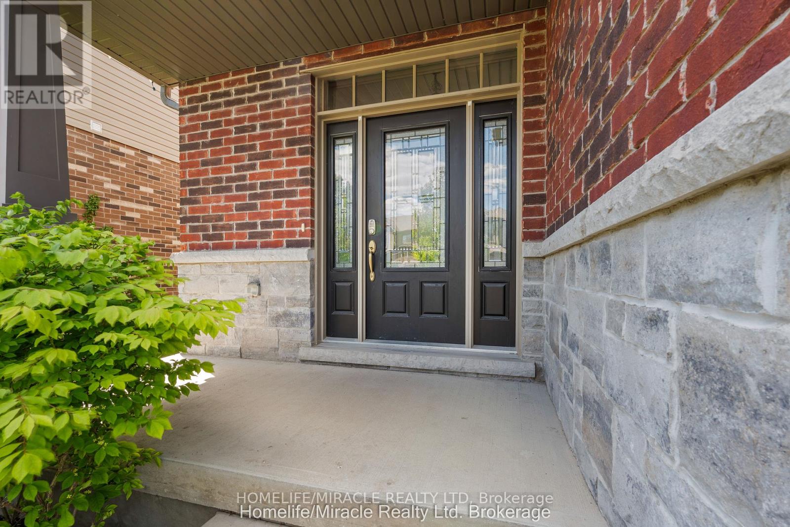 32 CARLETON TRAIL - 45