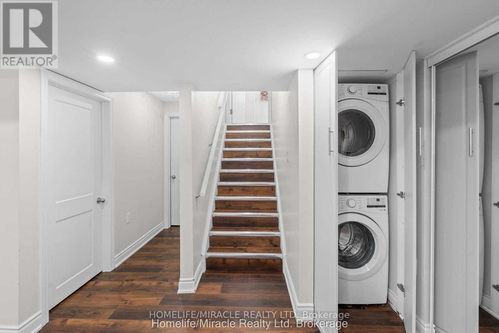 32 CARLETON TRAIL - 33