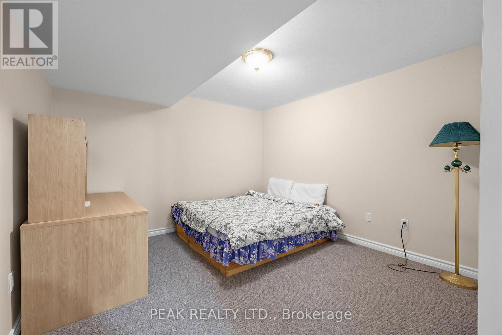 66 HOLLYLANE DRIVE - 38