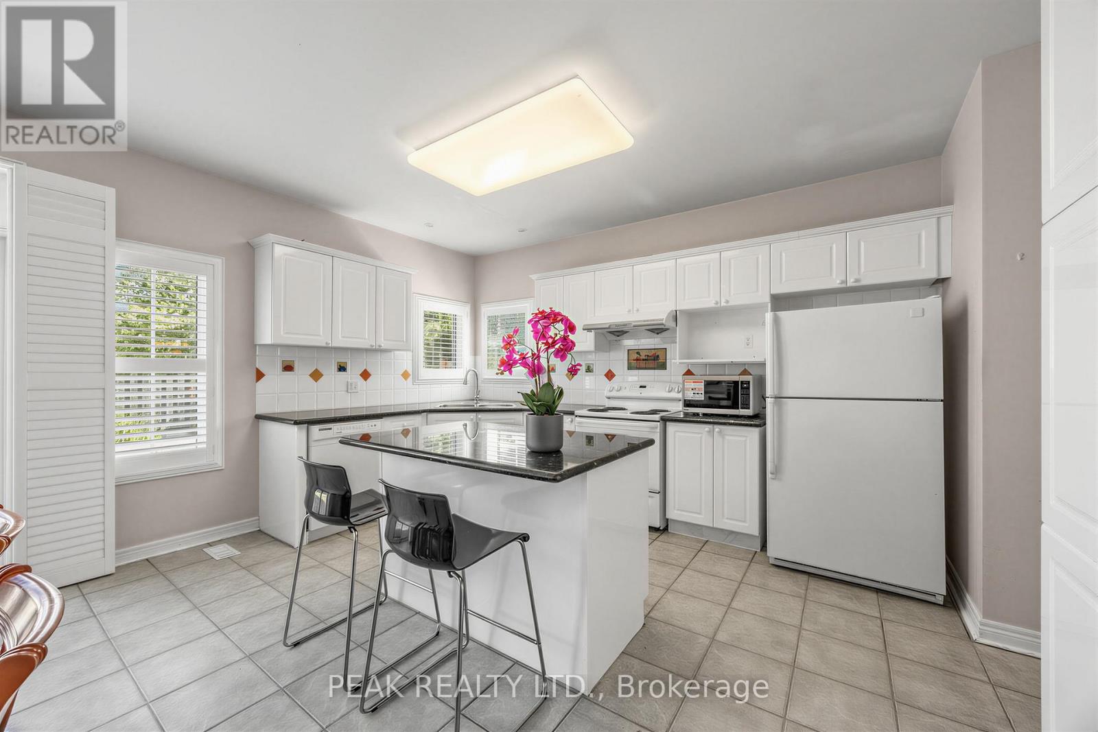 66 HOLLYLANE DRIVE - 10