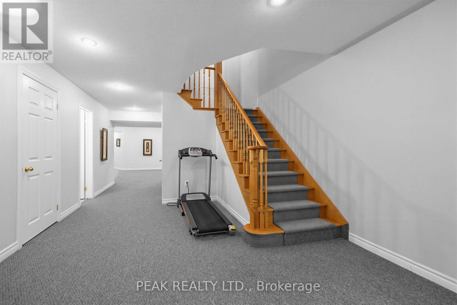 66 HOLLYLANE DRIVE - 35