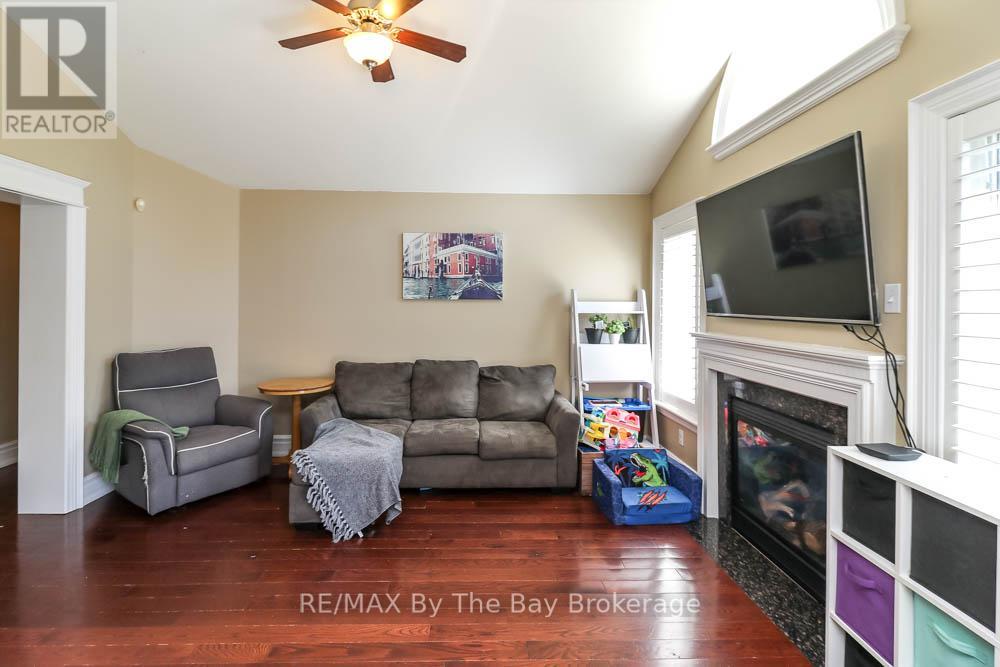 121 ROYAL BEECH DRIVE - 18
