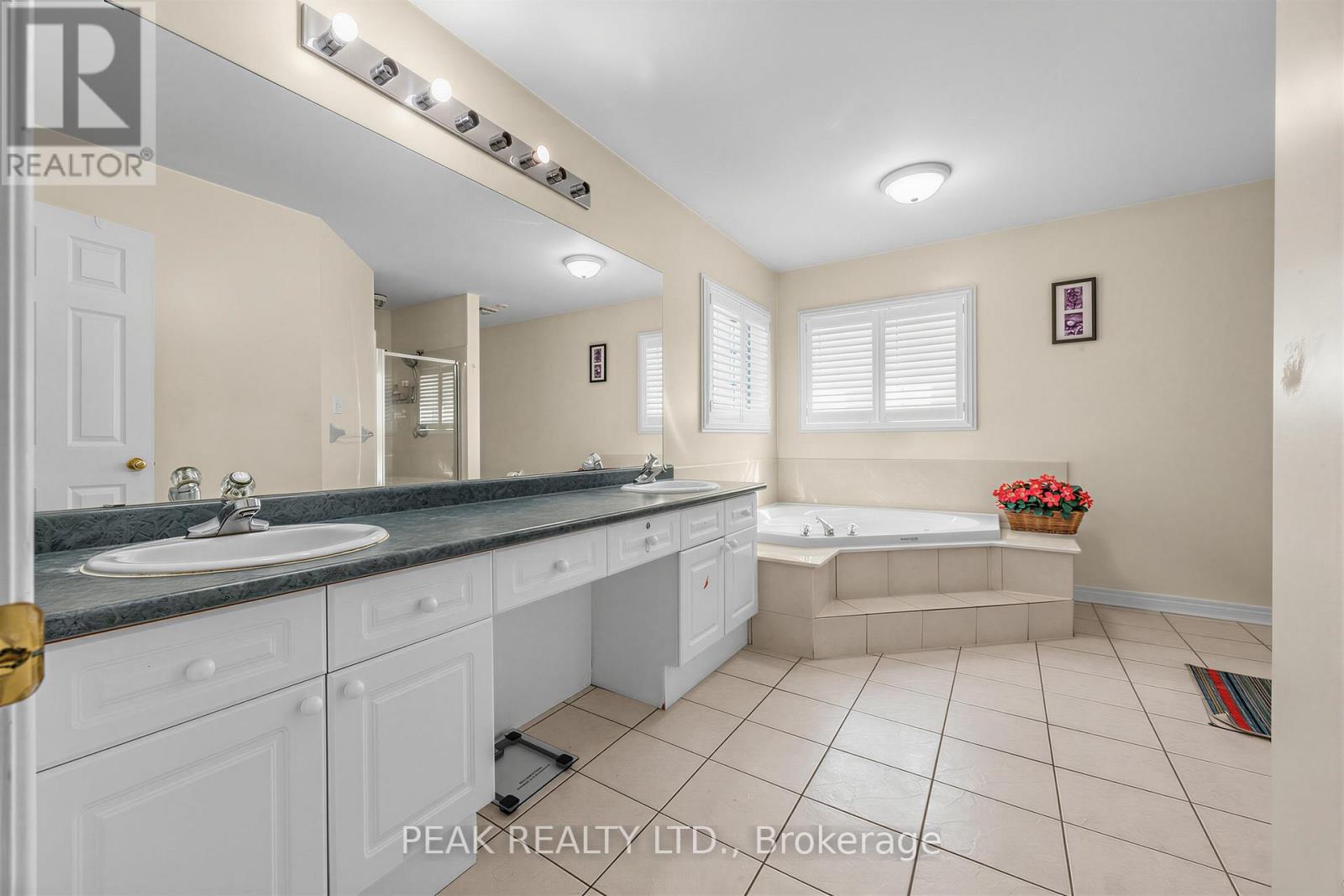 66 HOLLYLANE DRIVE - 22