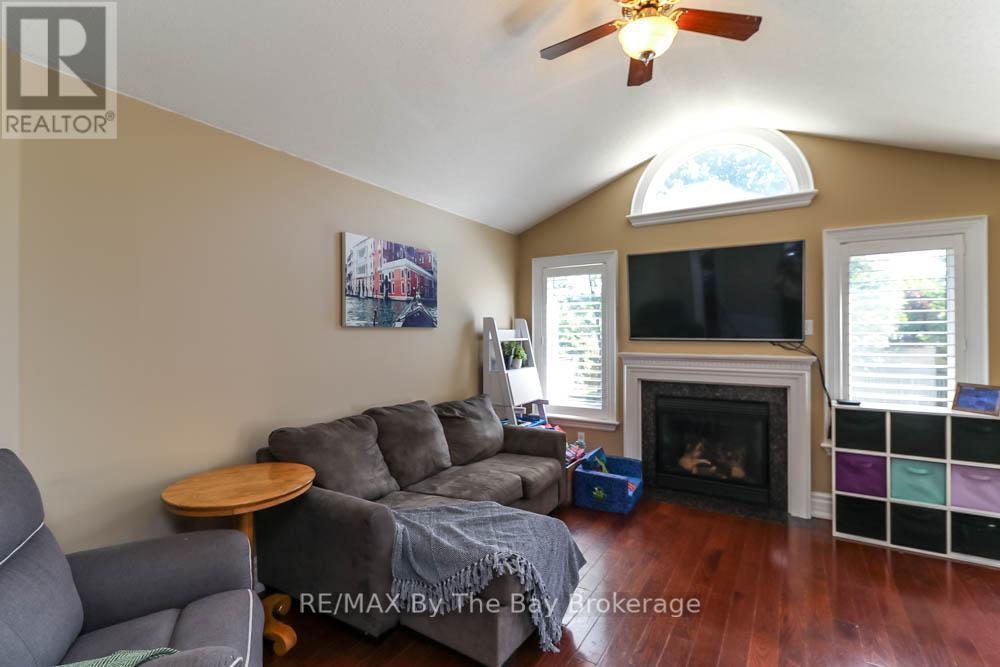121 ROYAL BEECH DRIVE - 17