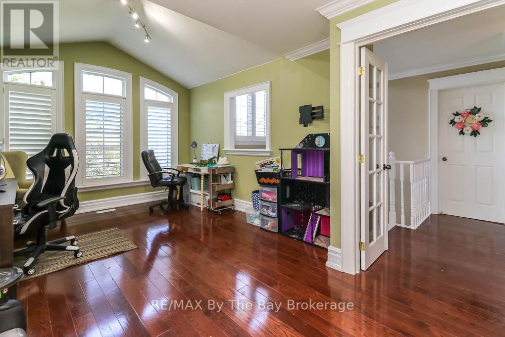 121 ROYAL BEECH DRIVE - 5