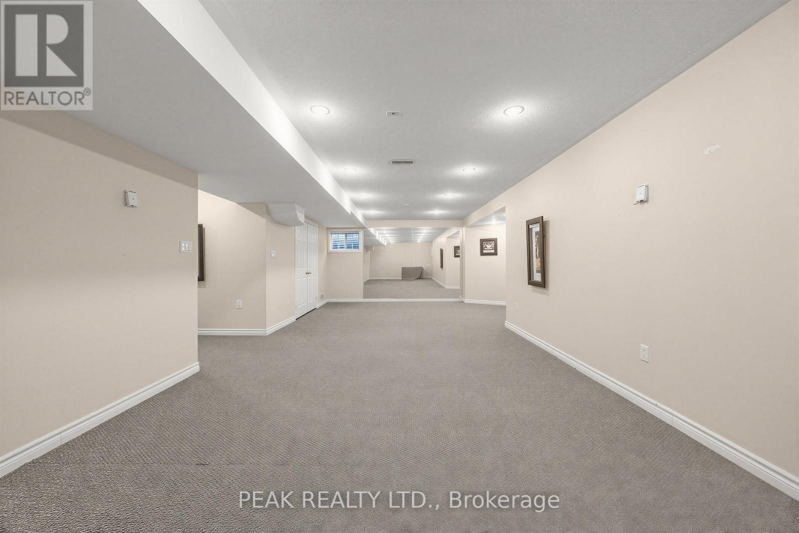 66 HOLLYLANE DRIVE - 42