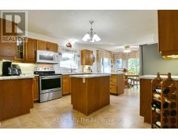 12 Indiana Avenue, Wasaga Beach, ON L9Z3A8 Photo 10