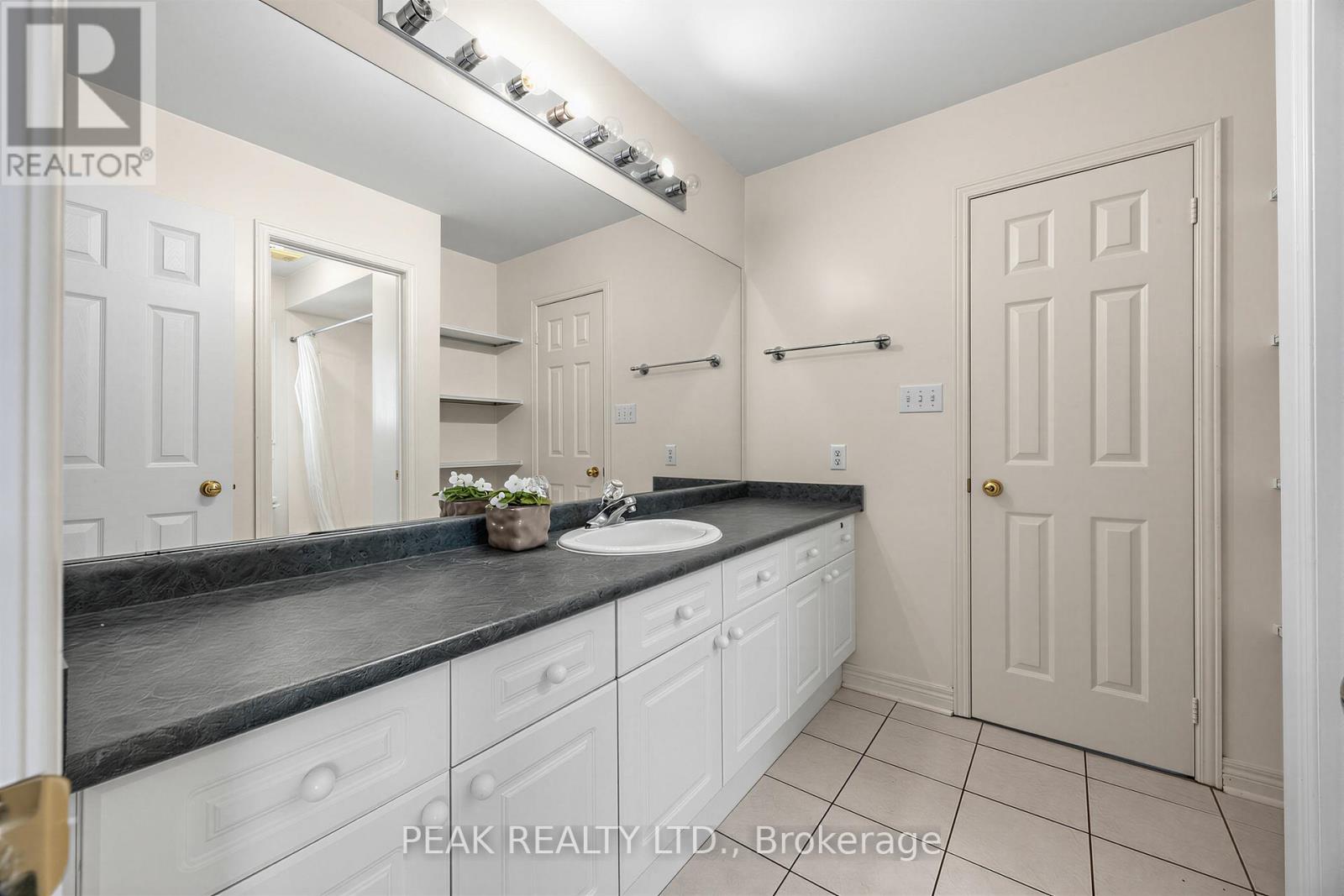66 HOLLYLANE DRIVE - 25
