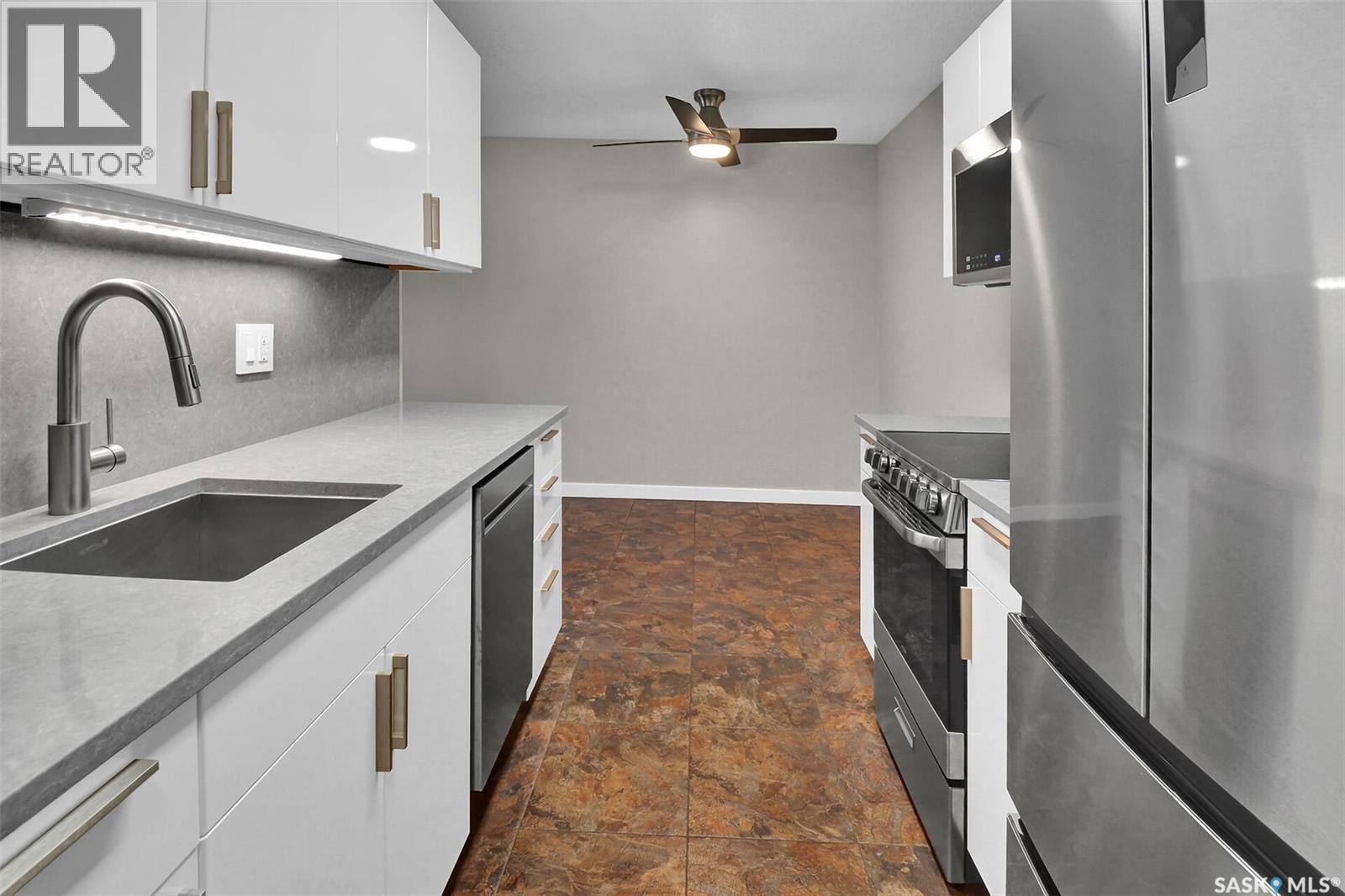 318 4230 Degeer STREET — photo 7