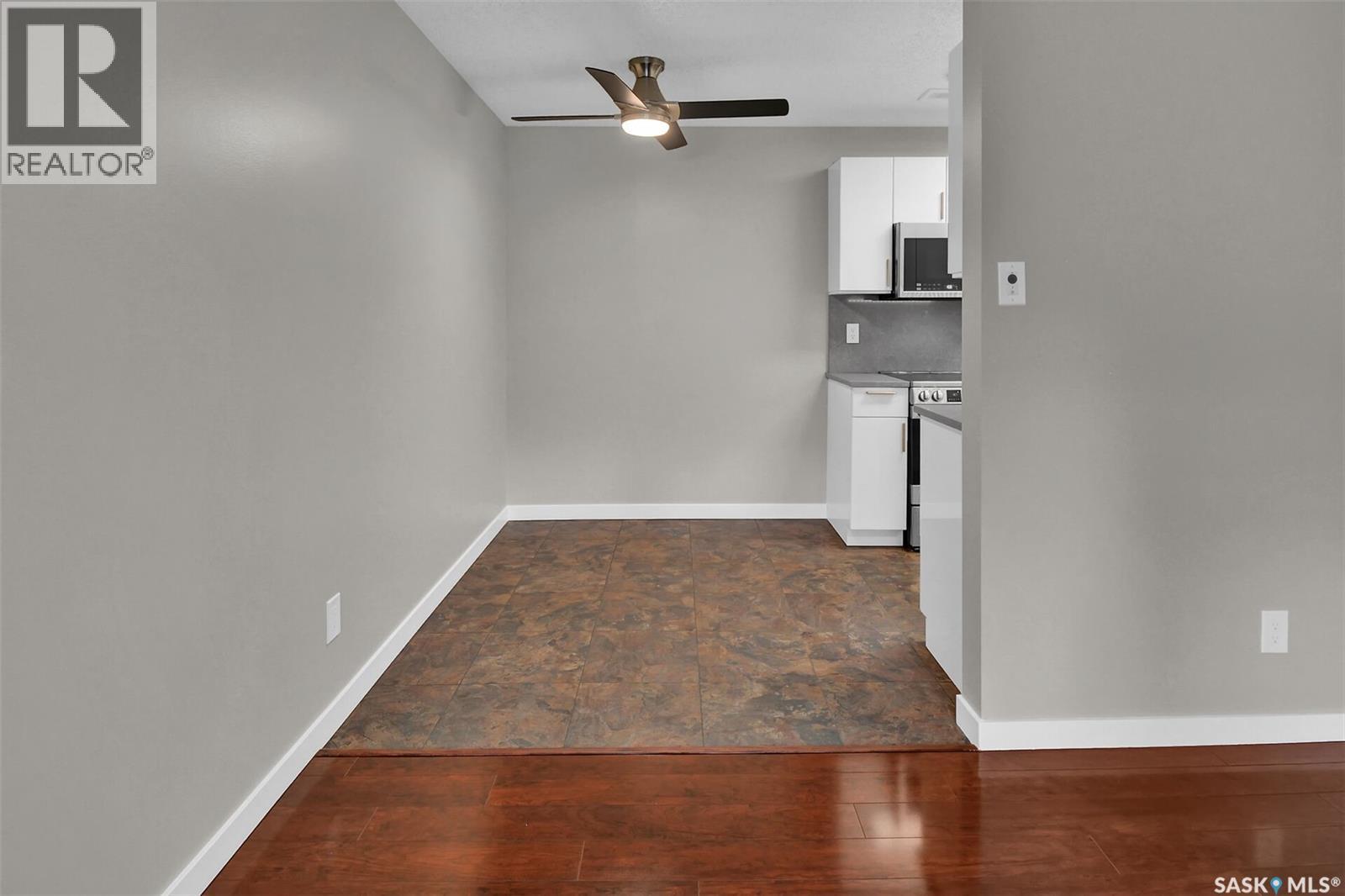 318 4230 Degeer STREET — photo 8