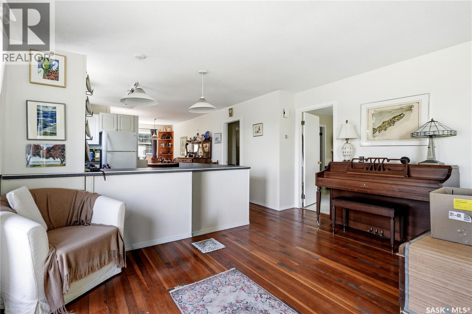 6 Kinsley ROAD - 6