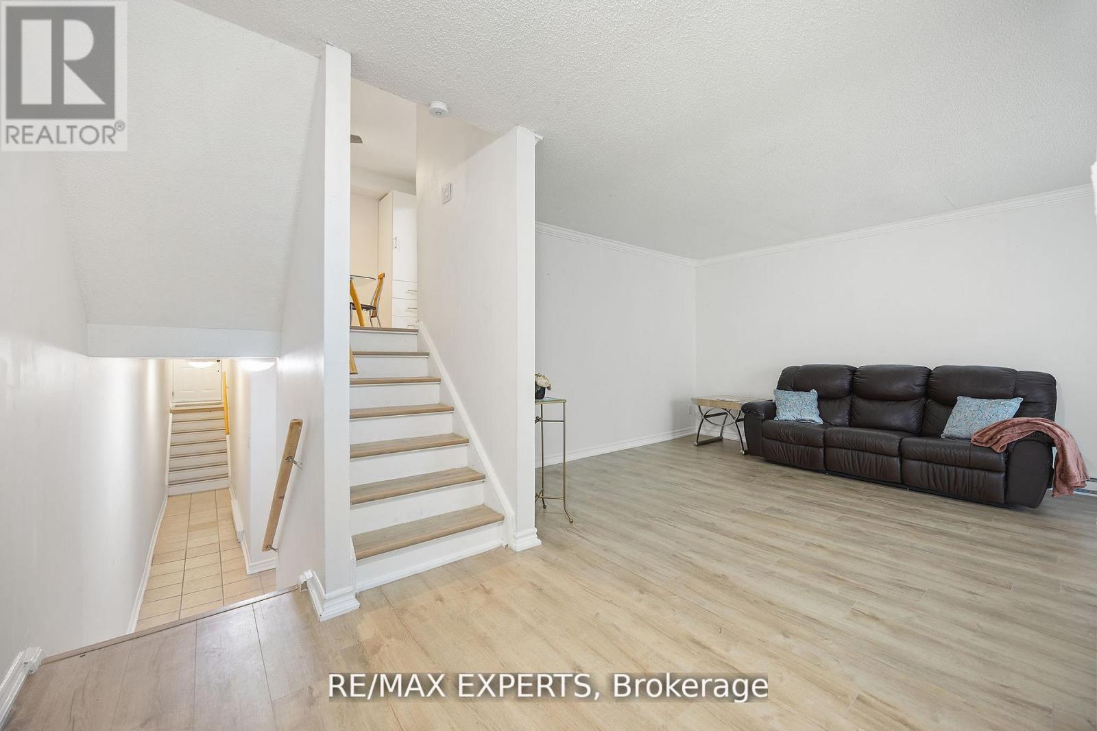 242 MILESTONE CRESCENT - 7