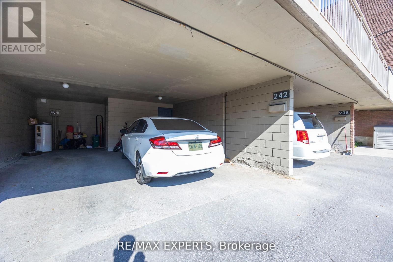 242 MILESTONE CRESCENT - 16