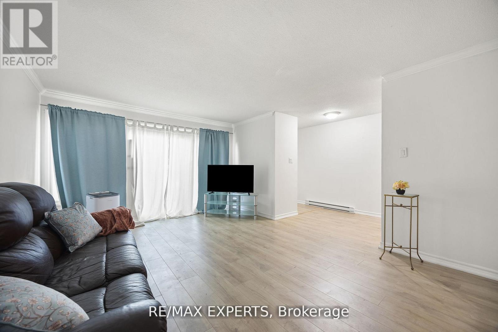 242 MILESTONE CRESCENT - 6