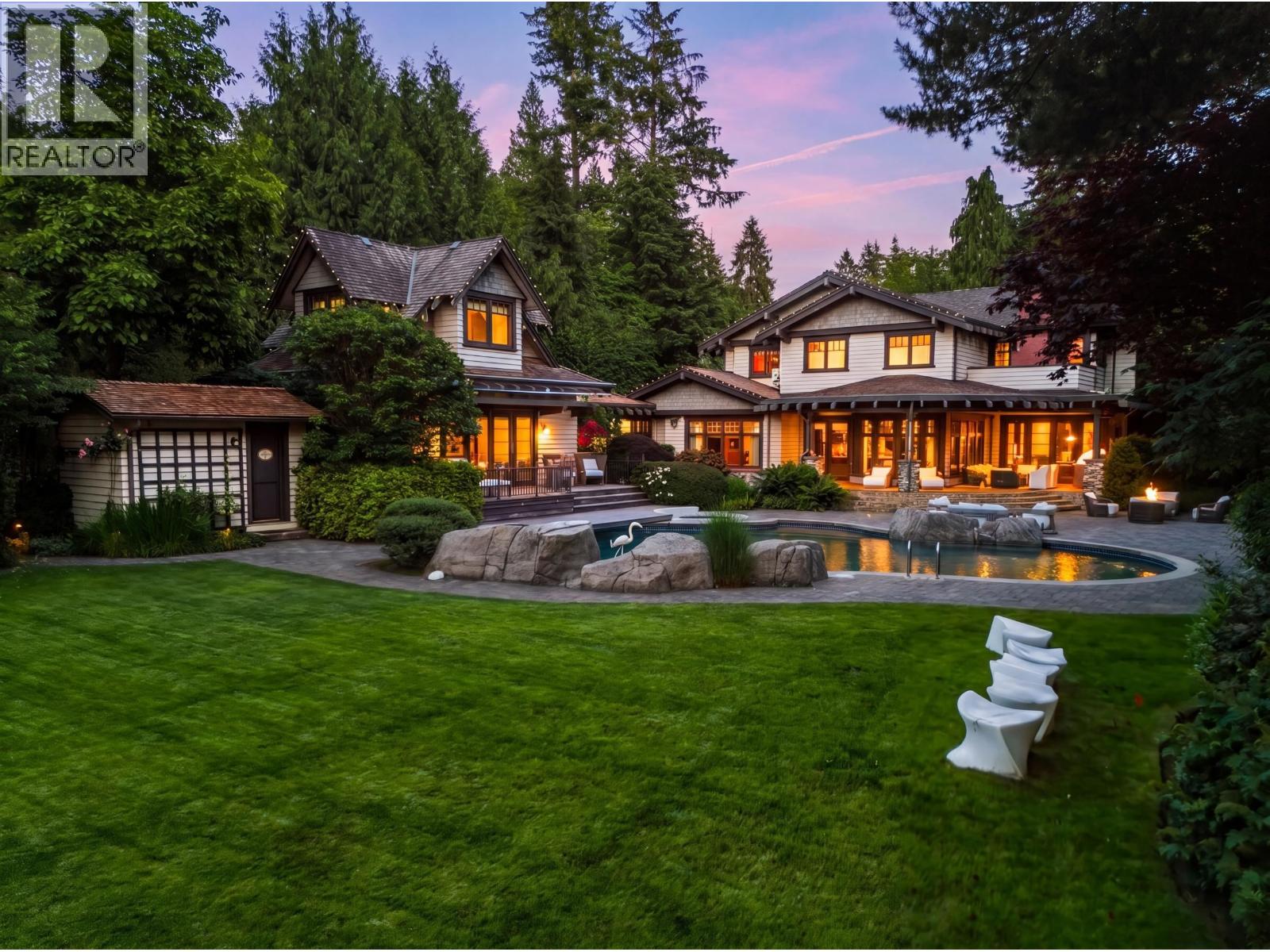1988 DRUMMOND DRIVE, Vancouver