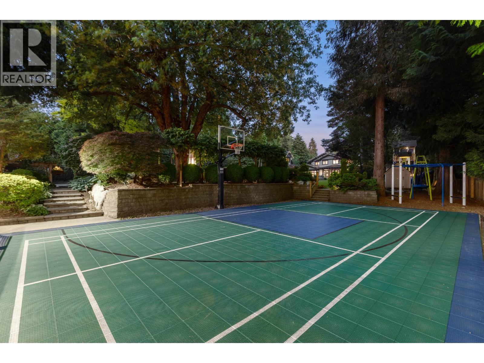 1988 DRUMMOND DRIVE, Vancouver