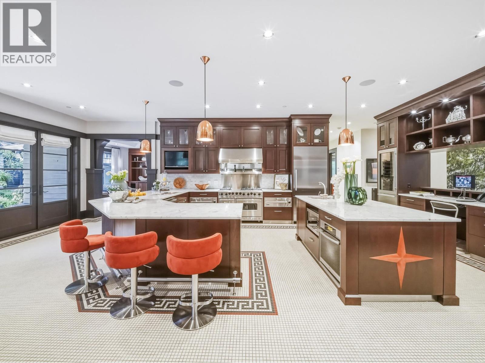 1988 DRUMMOND DRIVE, Vancouver