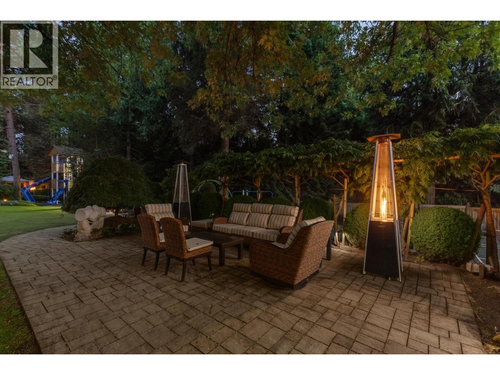 1988 DRUMMOND DRIVE, Vancouver