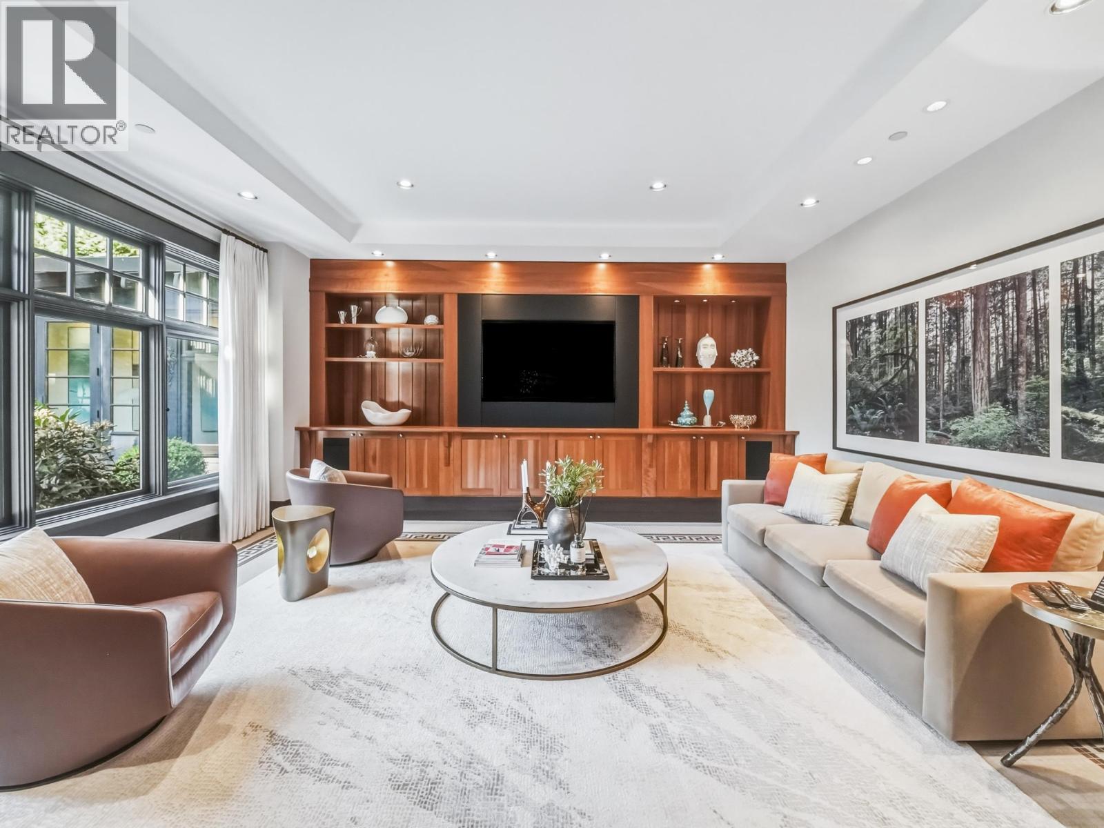1988 DRUMMOND DRIVE, Vancouver