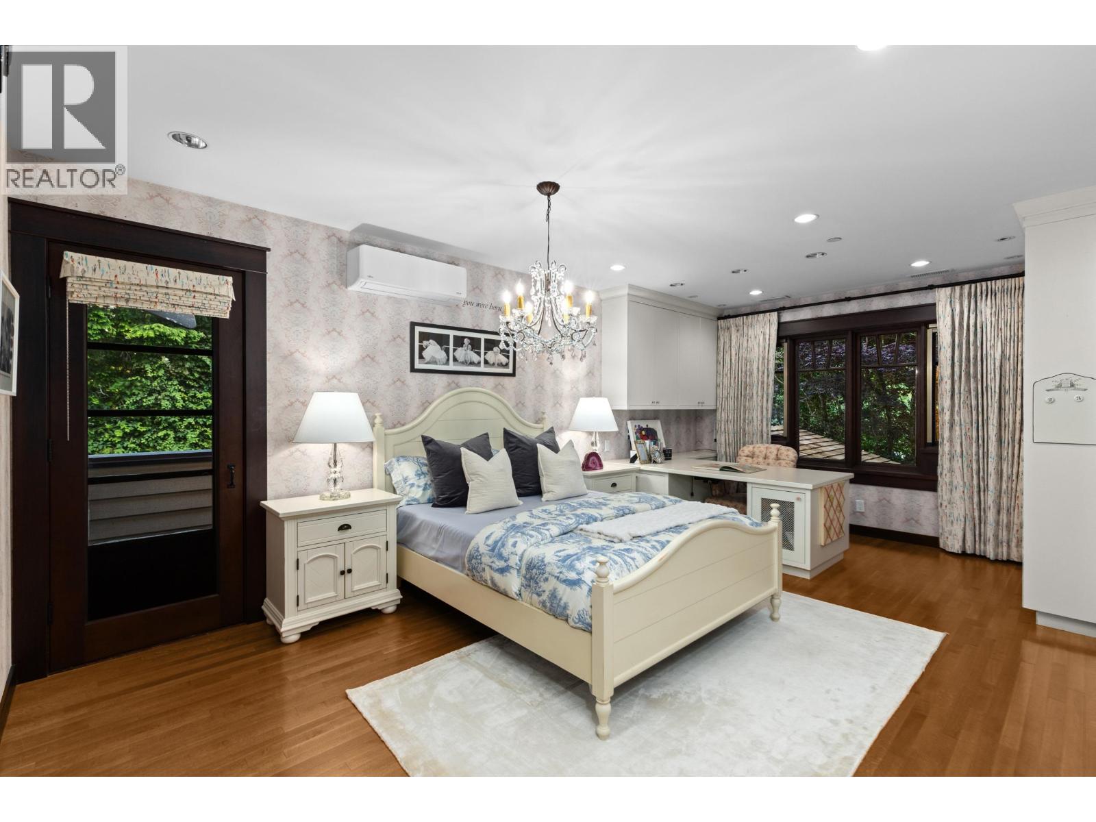 1988 DRUMMOND DRIVE, Vancouver