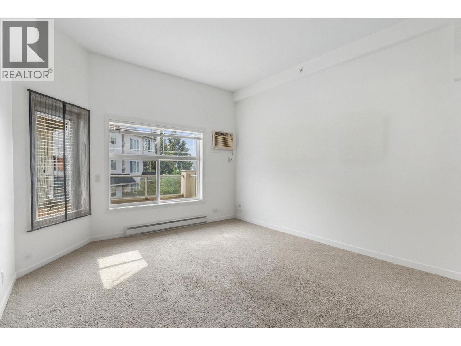 #311 515 Houghton Road - 4