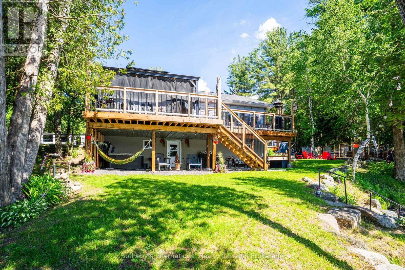 8 LAKEVIEW CRESCENT - 44