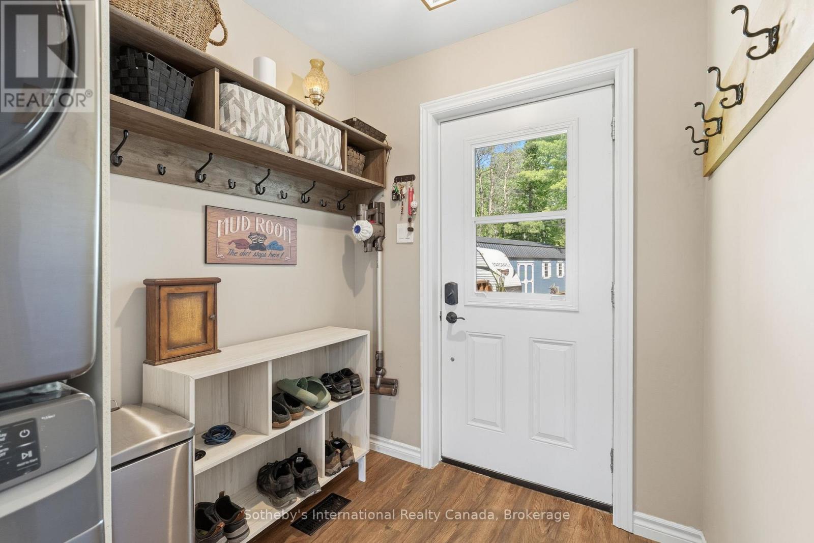 8 LAKEVIEW CRESCENT - 9