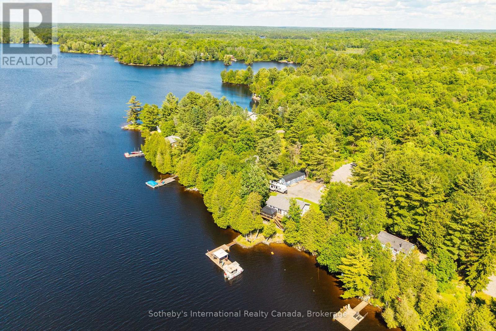 8 LAKEVIEW CRESCENT - 2